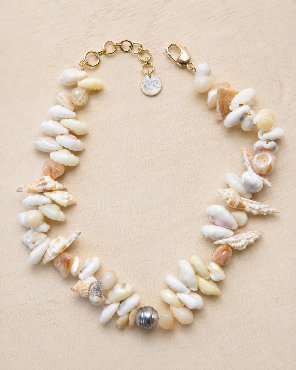 Collier coquillages - modèle Moerani Blanc et Marron