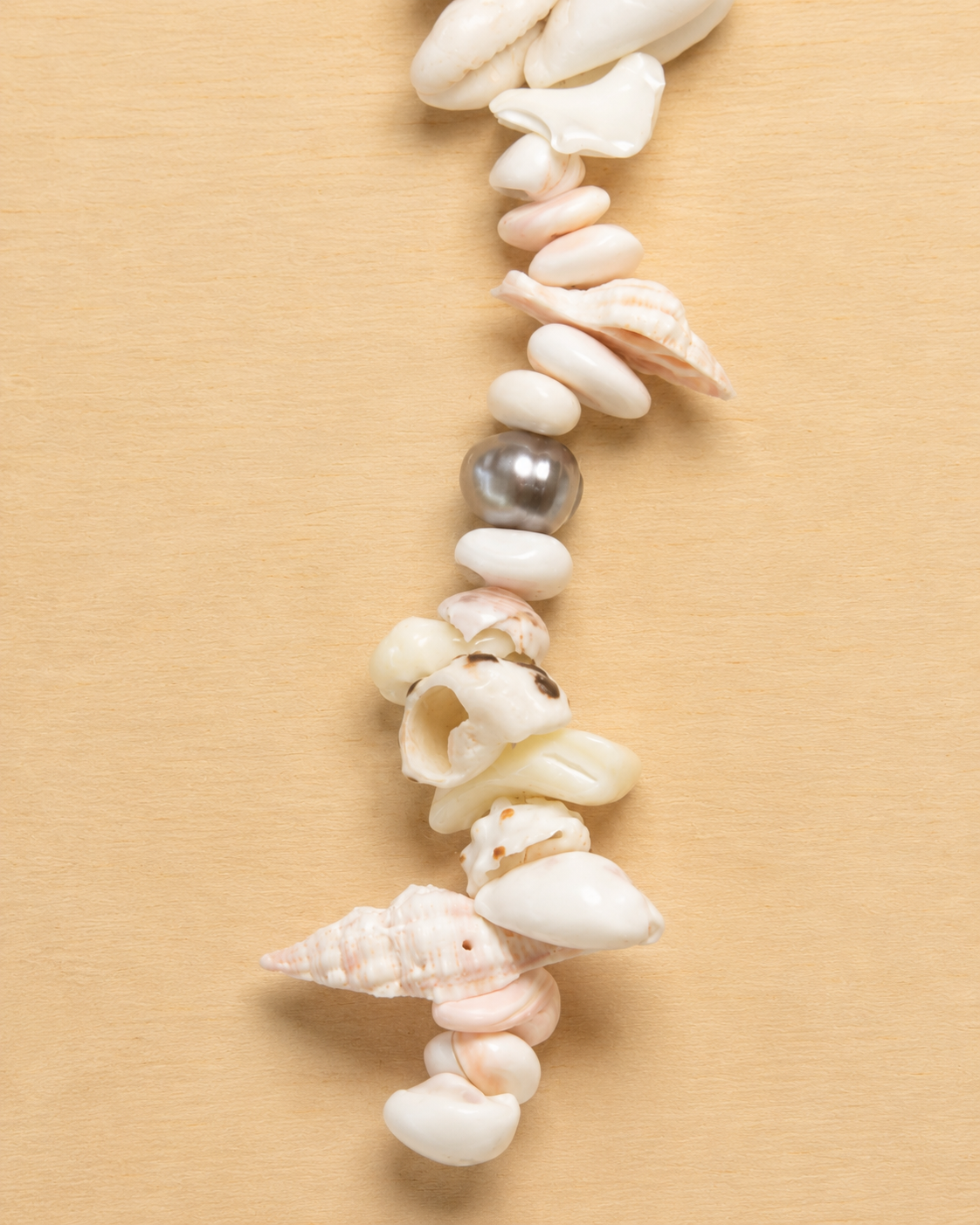 Collier coquillages - modèle Moerani Blanc et Rose